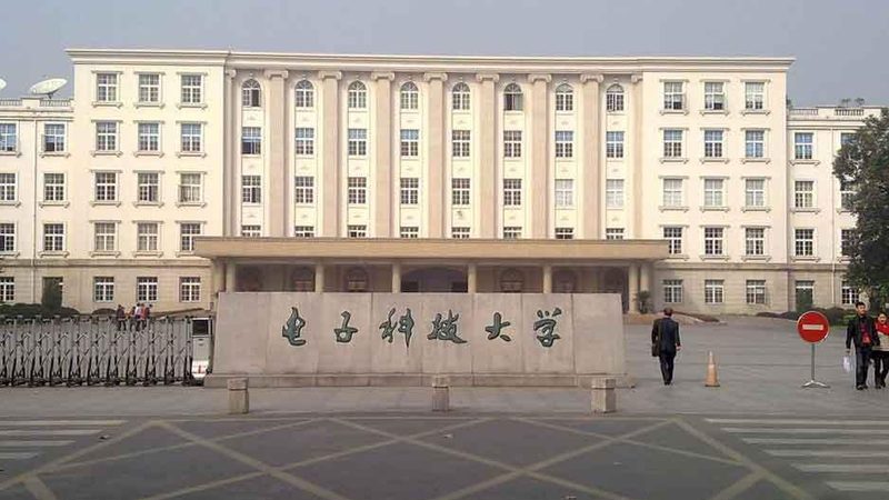 揭秘深圳SMT贴片DIP插件厂：核心技术解析与应用场景