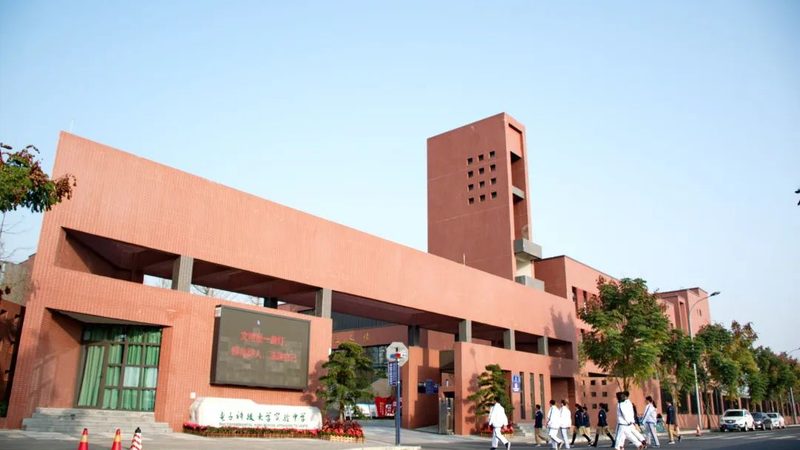 国产三极管与进口三极管：关键差异解析**